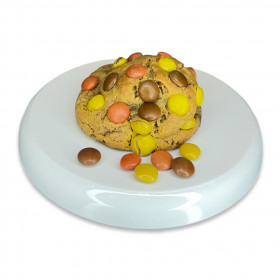 Le cookie beurre de cacahuète aux Reese's pieces.