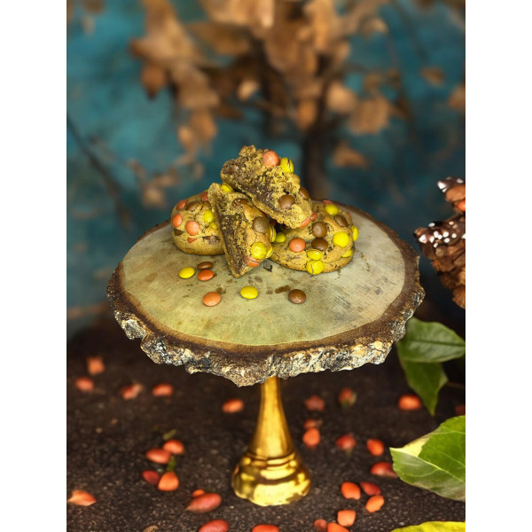 Le cookie beurre de cacahuète aux Reese's pieces.