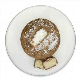 Cookie base chocolat au cœur Nutella et topping Bounty by Madysson cookies and sweets.