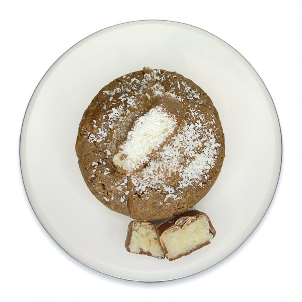 Cookie base chocolat au cœur Nutella et topping Bounty by Madysson cookies and sweets.