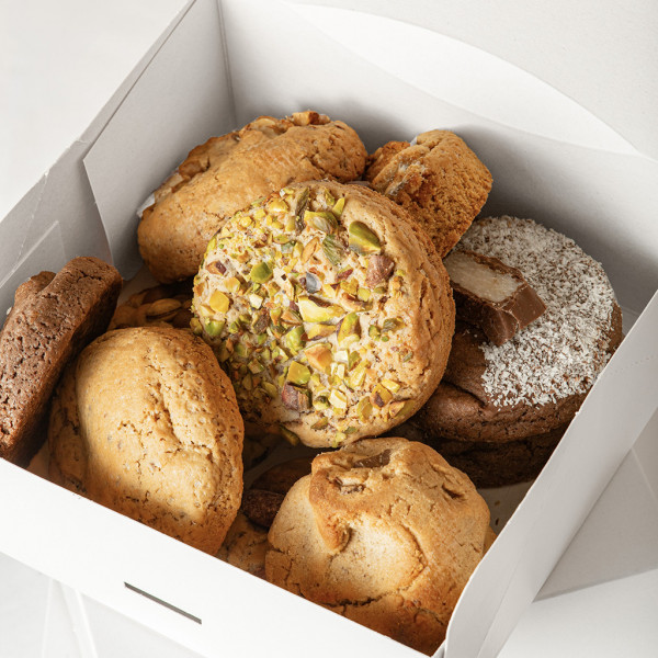 Boite découverte 12 cookies bymadyssom cookies and sweets.